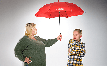 poradnik-nie-obarczaj-dziecka-swoim-lekiem-wspieraj-zamiast-zabraniac-min Poradnik. Nie obarczaj dziecka swoim lękiem. Wspieraj, zamiast zabraniać